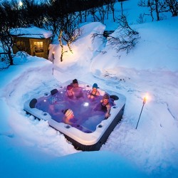 JACUZZI OGRODOWE WANNA BOKO BIAŁA OBUDOWA CZARNA 230x230 CM