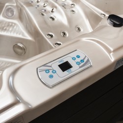 JACUZZI OGRODOWE WANNA SPA702 CAPPUCCINO OBUDOWA CIEMNO-SZARE DREWNO 230x230 CM