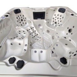 JACUZZI OGRODOWE WANNA SPA703A	BIAŁA PERŁA OBUDOWA CIEMNO-SZARE DREWNO 230x230 CM