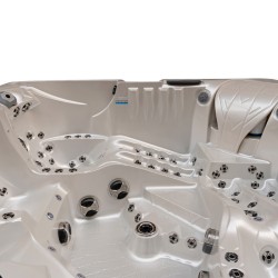 JACUZZI OGRODOWE WANNA SPA746 BIAŁA PERŁA OBUDOWA SZARA DESKA F22 230x230 CM
