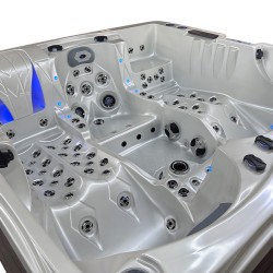 JACUZZI OGRODOWE WANNA SPA747 BIAŁA PERŁA OBUDOWA BRĄZOWA DESKA F21 210x210 CM