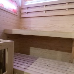 SAUNA FIŃSKA WYSOKOTEMPERATUROWA Z PIECEM LARK2/HARVIA 3,5KW 1-2 OSOBOWA 120x120 CM