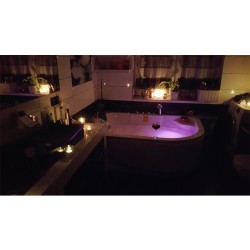 WANNA Z HYDROMASAŻEM CARMEN 631RH PRAWA BIAŁA 180x120 CM
