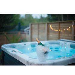 JACUZZI OGRODOWE WANNA BOKO BIAŁA OBUDOWA CZARNA 230x230 CM BOKO-4196