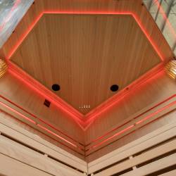 SAUNA FIŃSKA WYSOKOTEMPERATUROWA Z PIECEM OSLO6/HRAVIA 5-6 OSOBOWA 200x200 OSLO6