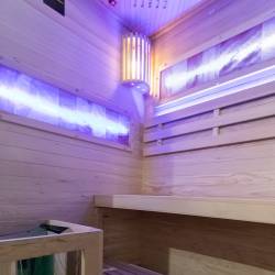 SAUNA FIŃSKA WYSOKOTEMPERATUROWA Z PIECEM LARK2/HARVIA 3,5KW 1-2 OSOBOWA 120x120 CM LARK2