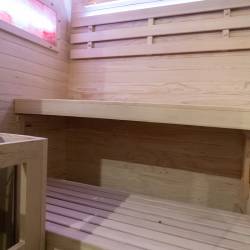 SAUNA FIŃSKA WYSOKOTEMPERATUROWA Z PIECEM LARK2/HARVIA 3,5KW 1-2 OSOBOWA 120x120 CM LARK2