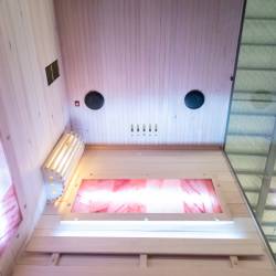 SAUNA FIŃSKA WYSOKOTEMPERATUROWA Z PIECEM LARK1/HARVIA 3,5KW 1-2 OSOBOWA 120x120 CM LARK1