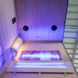 SAUNA FIŃSKA WYSOKOTEMPERATUROWA Z PIECEM LARK1/HARVIA 3,5KW 1-2 OSOBOWA 120x120 CM LARK1