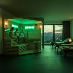 SAUNA FIŃSKA WYSOKOTEMPERATUROWA Z PIECEM KEMI6/HARVI 5-6 OSOBOWA 200x200 KEMI6