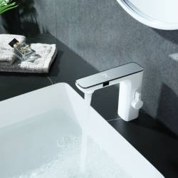 BATERIA ŁAZIENKOWA BEZDOTYKOWA F14-WH BIAŁA LCD F14-WH