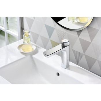 Bateria łazienkowa umywalkowa chromowana F06C wyświetlacz LCD