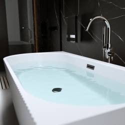 WANNA WOLNOSTOJĄCA PRZYŚCIENNA RIO 504D PRAWA BIAŁA PRZELEW CZARNY 170x75 CM RIO-504D-R-P-BL