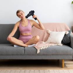 PISTOLET DO MASAŻU MOCNY MASAŻER DO PLECÓW CIAŁA MASSAGE GUN 100W + 12 KOŃCÓWEK RP20 RP20
