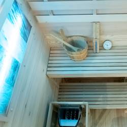 SAUNA FIŃSKA WYSOKOTEMPERATUROWA Z PIECEM LARK1-WD /HARVIA 3,5KW 1-2 OSOBOWA 120x120 CM