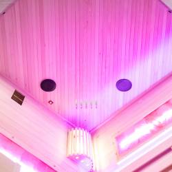 SAUNA FIŃSKA WYSOKOTEMPERATUROWA Z PIECEM LARK4-WD/HARVIA 6KW 4-5 OSOBOWA 150x150 CM