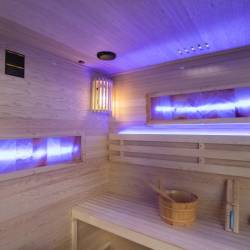 SAUNA FIŃSKA WYSOKOTEMPERATUROWA Z PIECEM LARK5-WD/HARVIA 6KW 4-5 OSOBOWA 180x160 CM