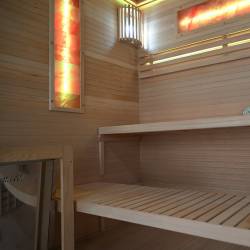 SAUNA FIŃSKA WYSOKOTEMPERATUROWA Z PIECEM FORSA2-BL/HARVIA 4,5KW 3-4 OSOBOWA 150x140 CM
