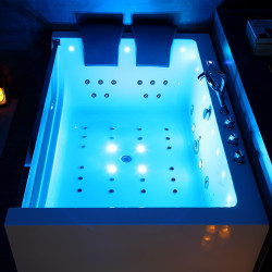 WANNA Z HYDROMASAŻEM NIKE 937 BIAŁA 180X120 CM NIKE-937-180X120