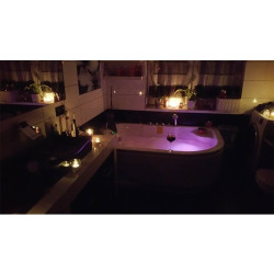 WANNA Z HYDROMASAŻEM CARMEN 631RH PRAWA BIAŁA 180x120 CM CARMEN-631H-R-180