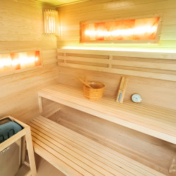 SAUNA FIŃSKA WYSOKOTEMPERATUROWA Z PIECEM LARK5/HARVIA 6KW 4-5 OSOBOWA 180x160 CM LARK5