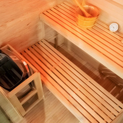 SAUNA FIŃSKA WYSOKOTEMPERATUROWA Z PIECEM LARK4/HARVIA 6KW 4-5 OSOBOWA 150x150 CM LARK4