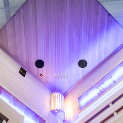 SAUNA FIŃSKA WYSOKOTEMPERATUROWA Z PIECEM LARK4/HARVIA 6KW 4-5 OSOBOWA 150x150 CM LARK4