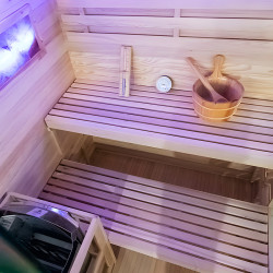 SAUNA FIŃSKA WYSOKOTEMPERATUROWA Z PIECEM LARK3-WD/HARVIA 4,5KW 3-4 OSOBOWA 140x150 CM