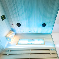 SAUNA FIŃSKA WYSOKOTEMPERATUROWA Z PIECEM LARK3-WD/HARVIA 4,5KW 3-4 OSOBOWA 140x150 CM